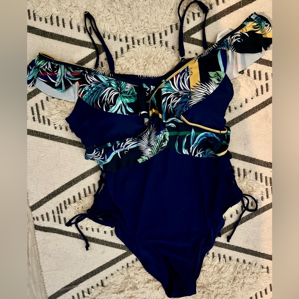 NWOT Swimsuit XOXO 1 PC Navy Tropical Print Ruffle Trim Off Shoulder Mallot L - Picture 4 of 11